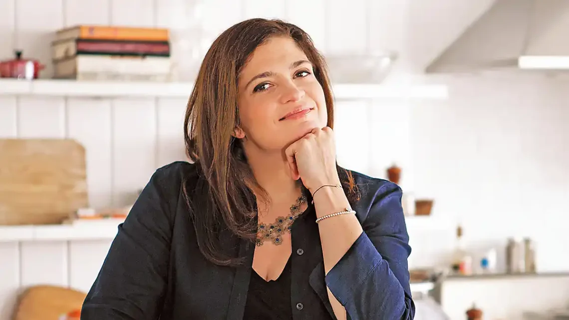 Alex Guarnaschelli Biography: TV Shows, Parents, Daughter Illness, Net Worth, Instagram, Wikipedia, Age, Husband