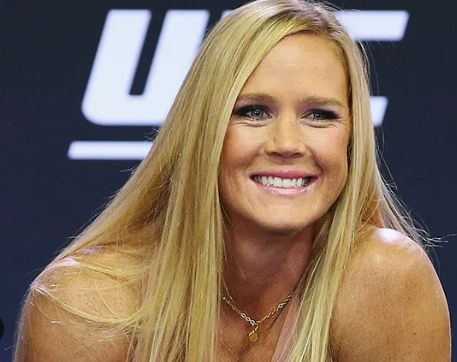 Holly Rene Holm Biography: Net Worth, Siblings, Parents, Height, Team, Age, Awards, Husband
