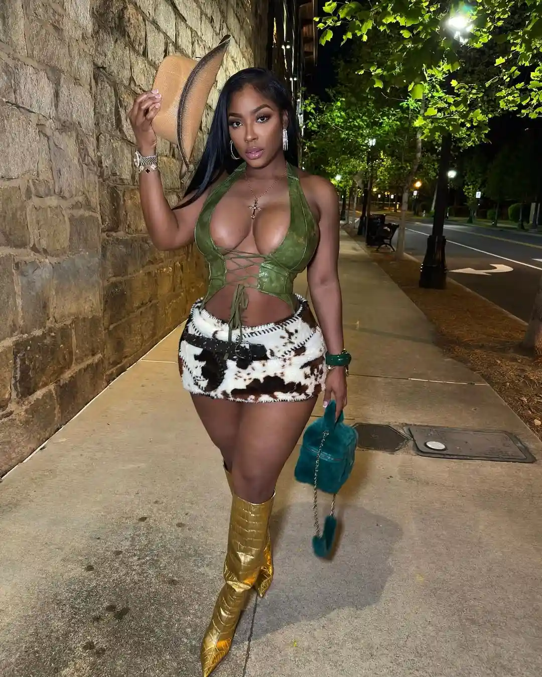 Ayesha Howard Photo