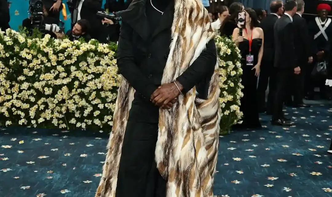 Stefon Diggs Bio: Brother, Age, Wife, Net Worth, Parents, Contract, Cardi B Dating, Height, Stats