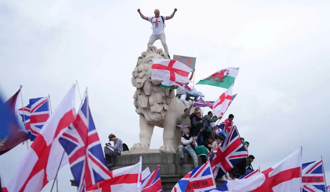 Mass Protests Erupt in London Over Tommy Robinson’s Arrest