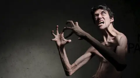 Javier Botet Biography: Movies, Height, Wife, Parents, Instagram, Net Worth, Nationality, Age