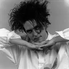 Robert Smith Biography: Songs, Awards, Nationality, Ethnicity, Age, Net Worth, Parents, Siblings