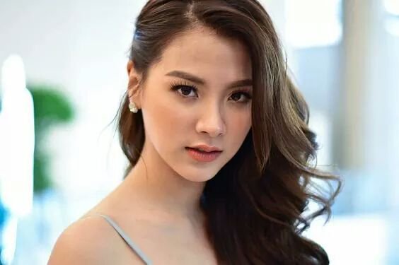 Pimchanok Luevisadpaibul Biography: Ex-Lover, Age, Net Worth, Siblings, Parents, Height, Ethnicity, Movies