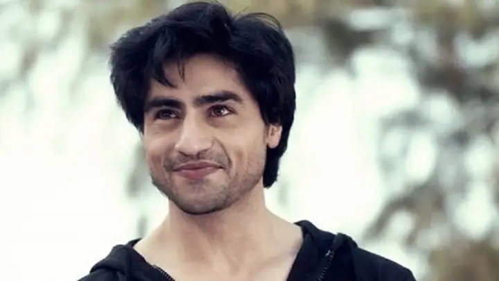 Harshad Chopda Biography: Age, Net Worth, Siblings, Parents, Height, Movies, Ethnicity, Songs