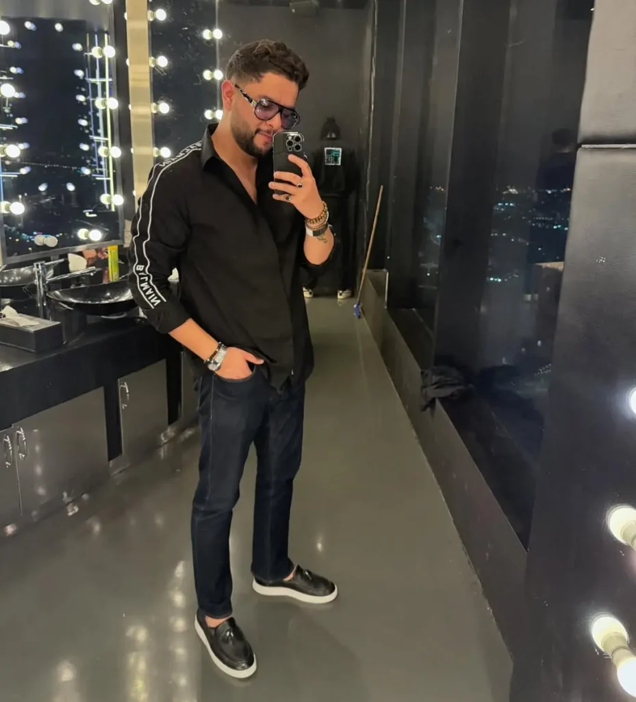 Akshay Oberoi Biography: Child, Age, Net Worth, Siblings, Parents, Height, Movies, Ethnicity, Wife
