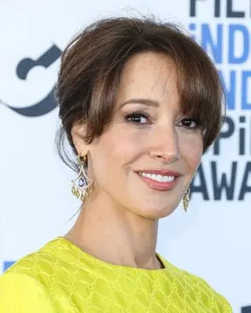 Jennifer Beals Biography: Movies, TV Shows, Husband, Daughter, Age, Instagram, Awards, Net Worth, Parents