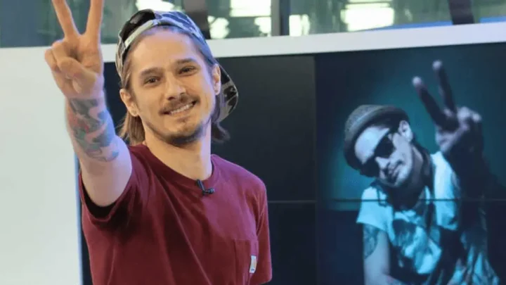 Maximilian Biography: Age, Net Worth, Siblings, Parents, Albums, Songs, Wife, Height, Ethnicity, Singles