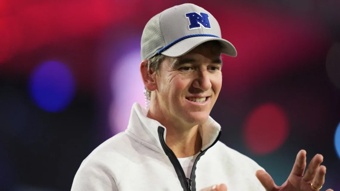 Eli Manning Biography: Age, Net Worth, Siblings, Parents, Height, Ethnicity, Football Team, Salary, Wife, Children Eli Manning Biography: Age, Net Worth, Siblings, Parents, Height, Ethnicity, Football Team, Salary, Wife, Children