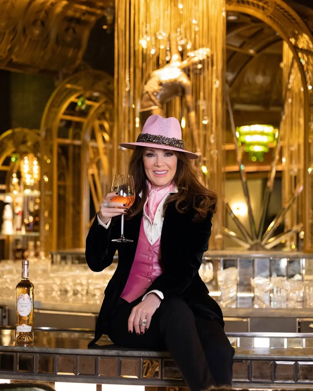 Lisa Vanderpump Bio: Net Worth, Husband, Movies, Age, Children, House, Height, Restaurants