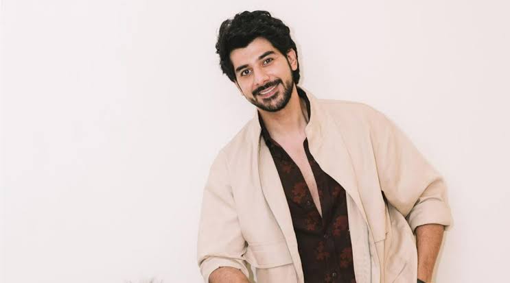 Pavail Gulati Biography: Movies, Age, Net Worth, Siblings, Parents, Height, Ethnicity, Girlfriend