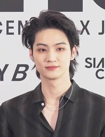 Jay B Biography: Age, Net Worth, Siblings, Parents, Height, Ethnicity, Songs, Girlfriend, Films