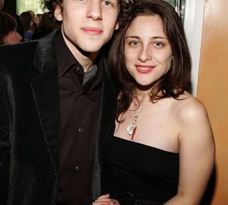 Jesse Eisenberg’s Wife, Anna Strout Biography: Instagram, Age, Wikipedia, Net Worth, Parents, Children
