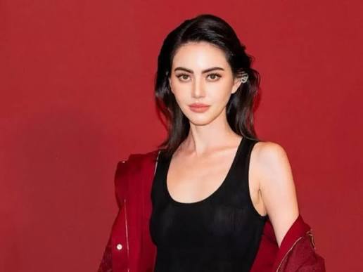 Davika Hoorne Biography: Net Worth, Siblings, Parents, Height, Ethnicity, Boyfriend, Films, Age