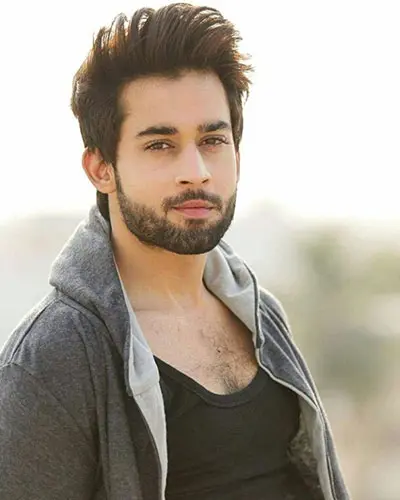 Bilal Abbas Khan Biography: Age, Net Worth, Siblings, Parents, Girlfriend, Awards, Movies, Height