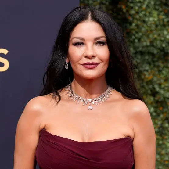 Catherine Zeta-Jones Biography: Movies, Age, TV Shows, Songs, Husband, Children, Net Worth, Height, Family