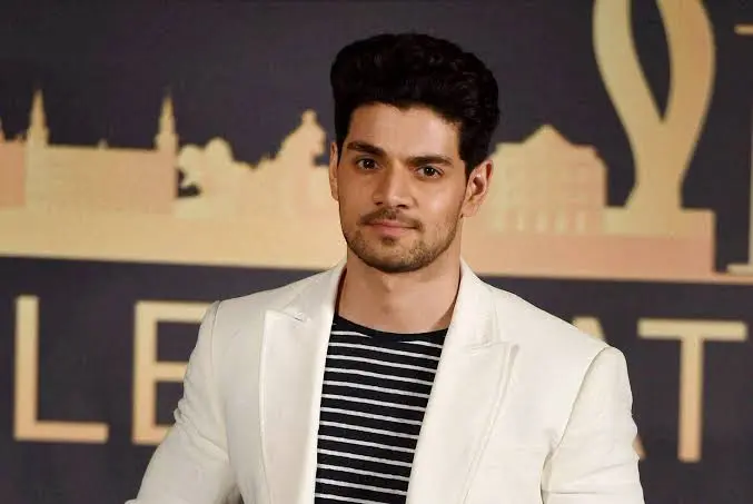 Sooraj Pancholi Biography: Movies, Awards, Controversy, Net Worth, Age, Instagram, Parents, Sister, Spouse