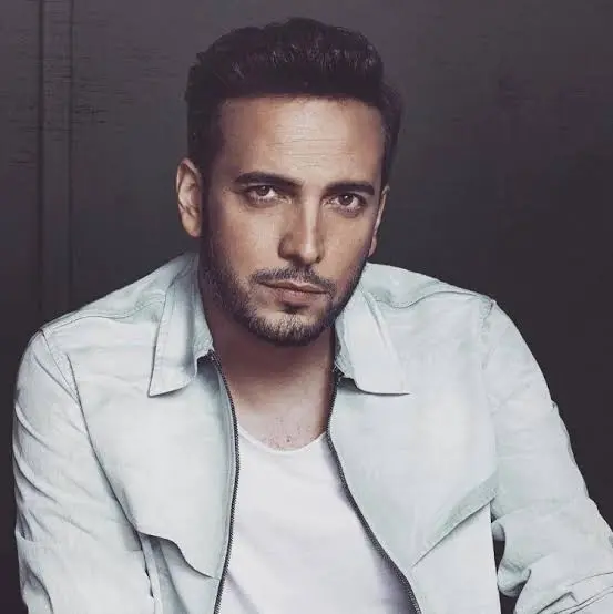 Oğuzhan Koç Biography: Songs, Albums, Age, Net Worth, Instagram, TV Shows, Movies, Parents, Wife