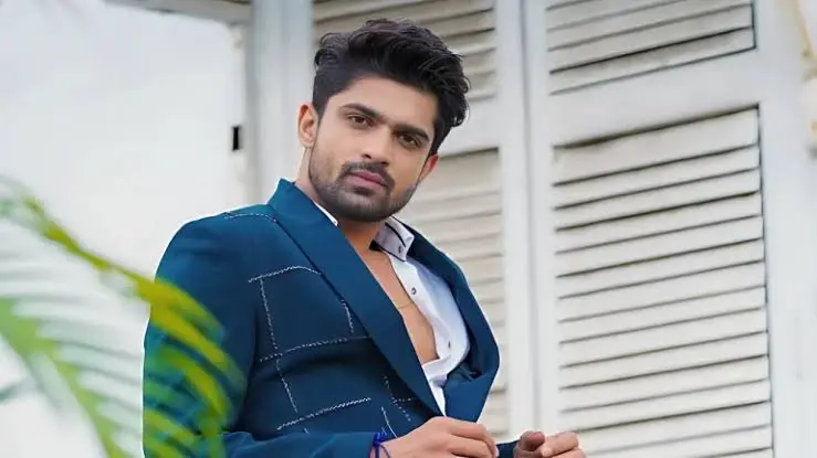 Abhishek Kumar Biography: Parents, GF, Wikipedia, Height, Age, Net Worth, Father, Sister, Awards, Instagram