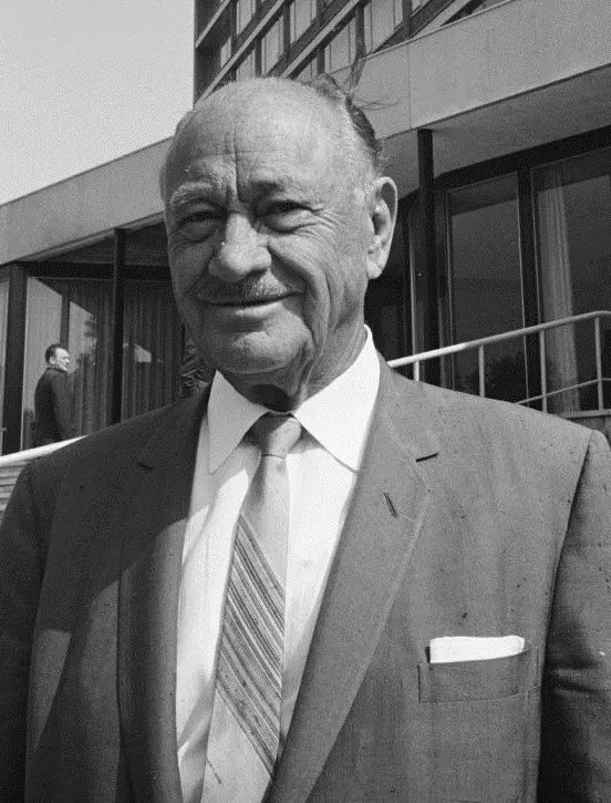 Conrad Nicholson Hilton Biography: Wikipedia, Age, Net Worth, Hotels, Wife, Children, Parents, Siblings, Death