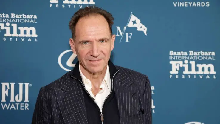 Ralph Fiennes Biography: Movies, Awards, Twitter, Age, Net Worth, Wife, Parents, Siblings, Wikipedia
