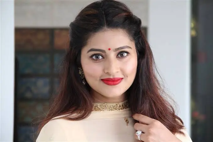 Sneha (actress) Biography: Movies, Instagram, Age, Net Worth, Husband, Parents, Siblings, Height, TV Shows