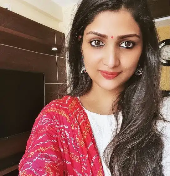 Divya Sridhar Biography: Wikipedia, Husband, Marriage, Age, Instagram, Movies, Children, Net Worth