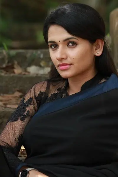 Pavithra Gowda Biography: Age, Husband, Daughter, Movies, Wikipedia,