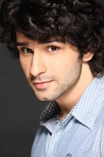 Girish Kumar Biography: Net Worth, Movies, Instagram, Age, Height, Parents, Wife, Children