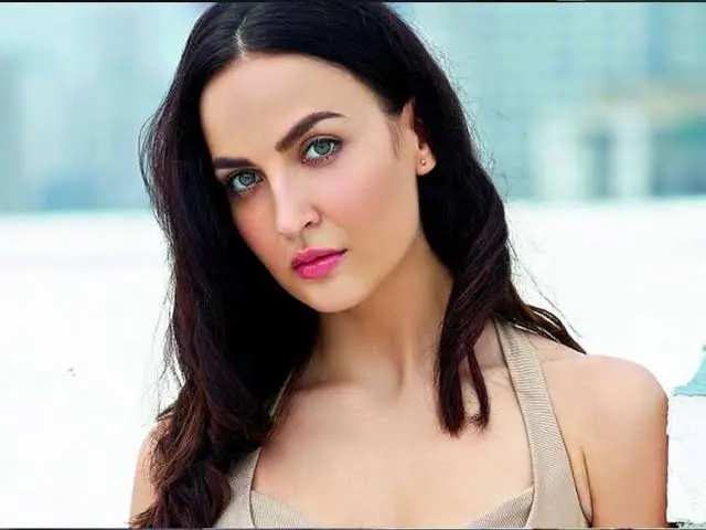 Elli Avram Biography: Nationality, Ethnicity, Net Worth, Age, Instagram, Parents, Siblings, Wikipedia, Movies