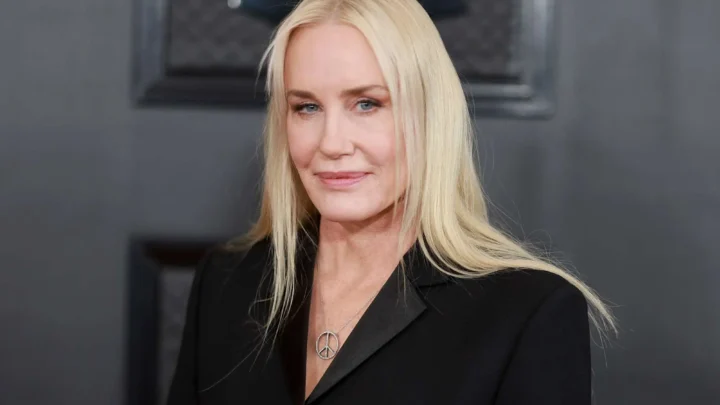 Daryl Hannah Biography: TV Shows, Movies, Children, Net Worth, Age, Instagram, Husband, Parents, Siblings