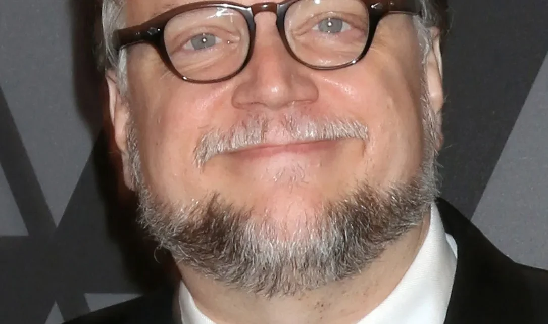 Guillermo del Toro Biography: Films, Wife, Height, Ethnicity, Age, Net Worth, Siblings, Parents, Children, Awards, Books Guillermo del Toro Biography: Films, Wife, Height, Ethnicity, Age, Net Worth, Siblings, Parents, Children, Awards, Books