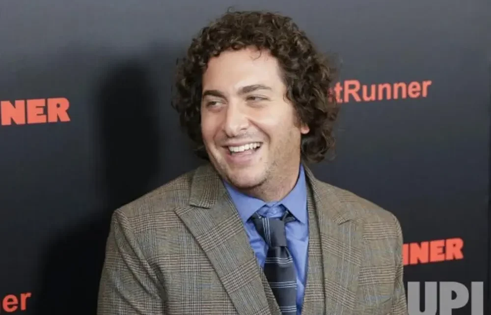 Oliver Cooper Biography: Wife, Net Worth, Parents, Height, Instagram, Wiki, Age, Movies & TV Shows