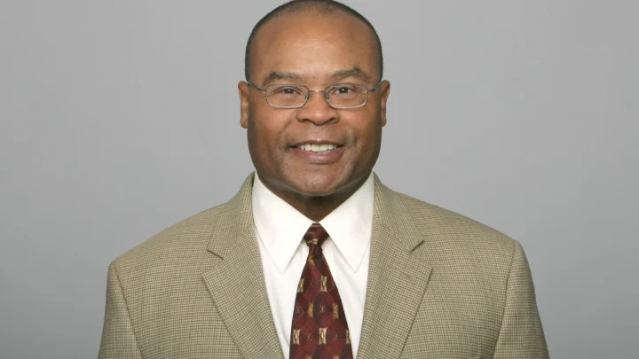 Mike Singletary Biography: Height, Ethnicity, Age, Net Worth, Siblings, Parents, Wife, Children, Team
