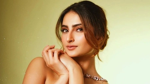 Palak Tiwari Biography: Movies, Age, Net Worth, Siblings, Parents, Height, Boyfriend