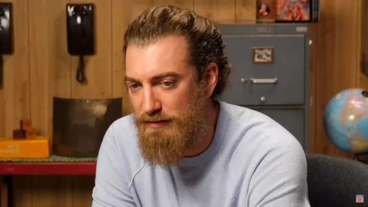 Rhett McLaughlin Biography: YouTube, Height, Children, Age, Net Worth, Siblings, Parents, Wife, Awards, TV Shows