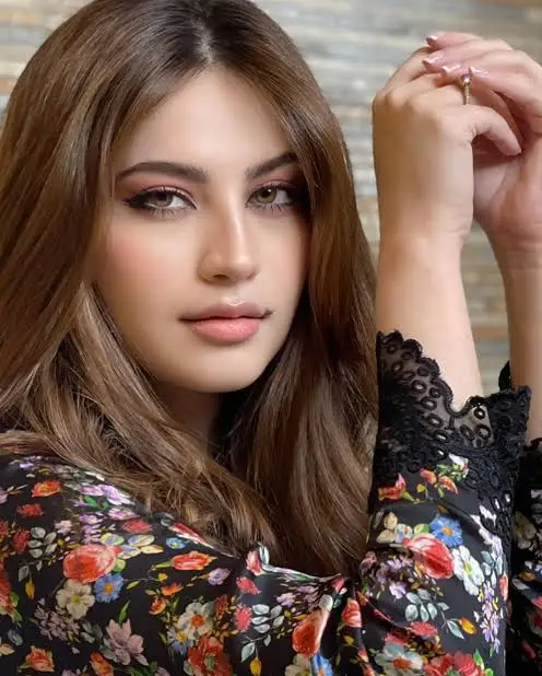 Neelam Muneer Biography: Movies, Awards, Instagram, Age, Husband, Net Worth, Parents, Siblings, Nationality