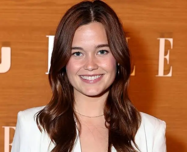 Sarah Catherine Hook Biography: Parents, Movies, TV Shows, Instagram, Age, Net Worth, Wikipedia, Husband