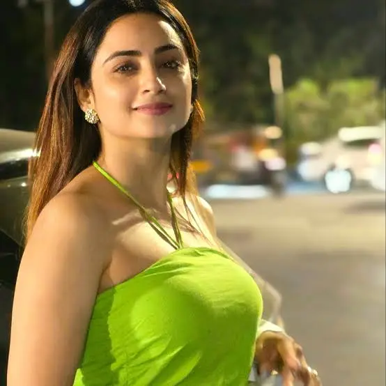 Madirakshi Mundle Biography: Movies, TV Shows, Age, Husband, Instagram, Net Worth