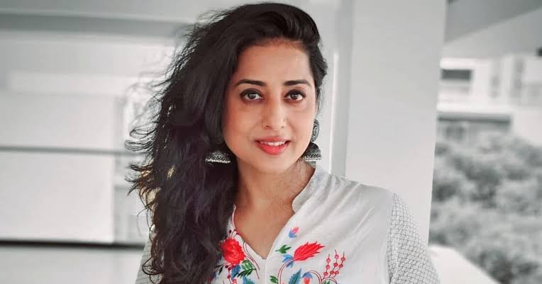 Mahie Gill Biography: Movies, Awards, Net Worth, Age, Instagram, Parents, Siblings, Husband Mahie Gill Biography: Movies, Awards, Net Worth, Age, Instagram, Parents, Siblings, Husband