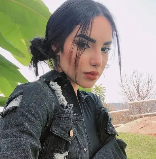 Kimberly Loaiza Biography: Parents, YouTube, Full Name, Age, Siblings, Husband, Children, Net Worth, Instagram