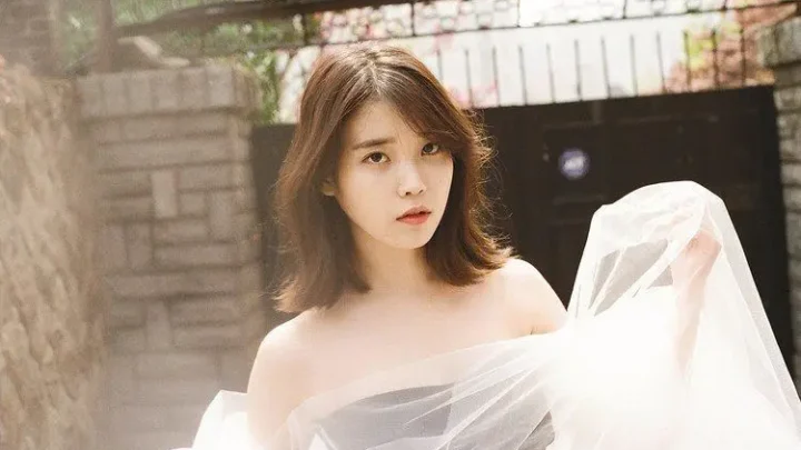 IU (entertainer) Biography: Age, Net Worth, Siblings, Parents, Partners, Awards, Height