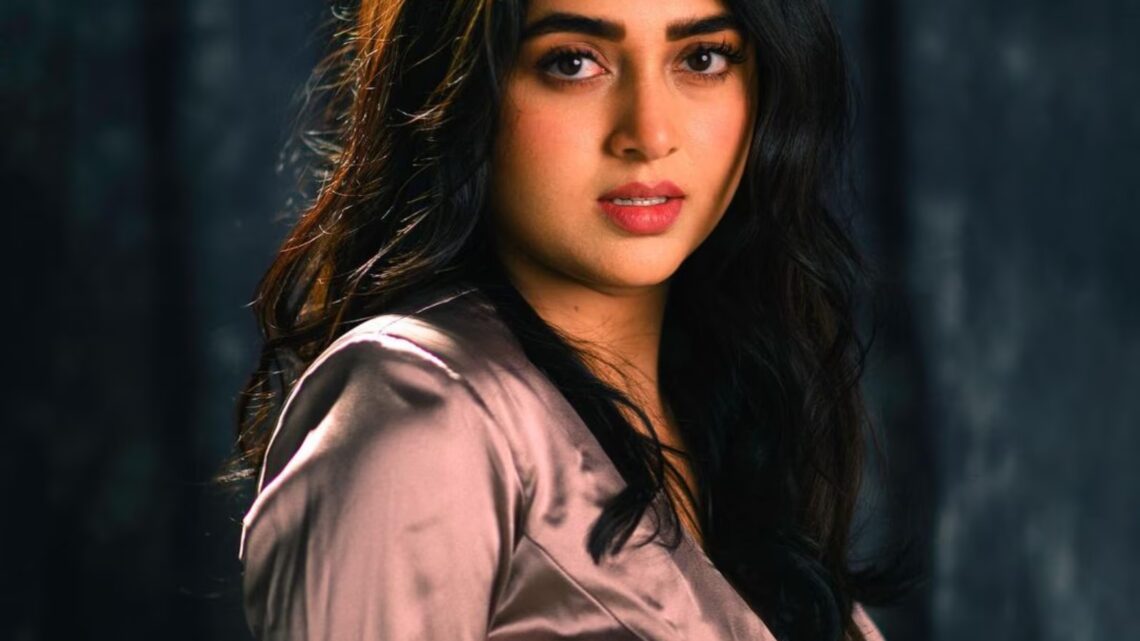 Tejasswi Prakash Biography: Age, Net Worth, Siblings, Parents, Boyfriend, Awards, Movies, Height, TV Series Tejasswi Prakash Biography: Age, Net Worth, Siblings, Parents, Boyfriend, Awards, Movies, Height, TV Series