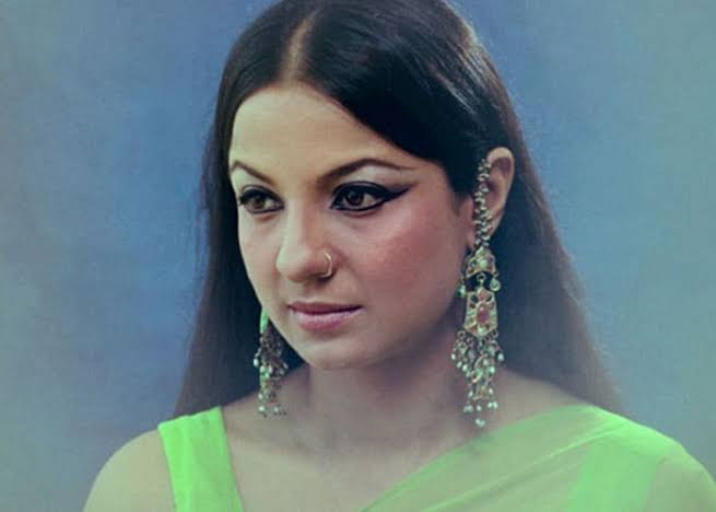 Tanuja (actress) Biography: Age, Net Worth, Parents, Siblings, Husband, Children, Movies, TV Shows, Wikipedia