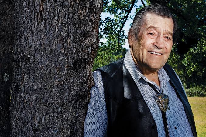 Clint Walker Biography: Age, Movies, Net Worth, Instagram, Parents, Daughter, Wife, Death, Awards, TV Shows