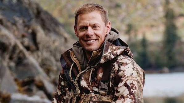 Steven Rinella Biography: Net Worth, Wife, TV Shows, Age, Wiki, Nationality, Height, Parents, Siblings