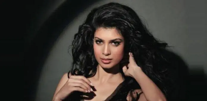Tina Desai Biography: Child, Age, Husband, Movies, TV Shows, Net Worth, Instagram, Parents, Siblings, Height