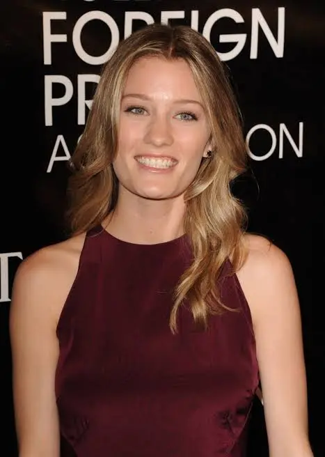 Ashley Hinshaw Biography: Movies, Instagram, Net Worth, Age, Height, Wiki, Parents, Husband, Daughter