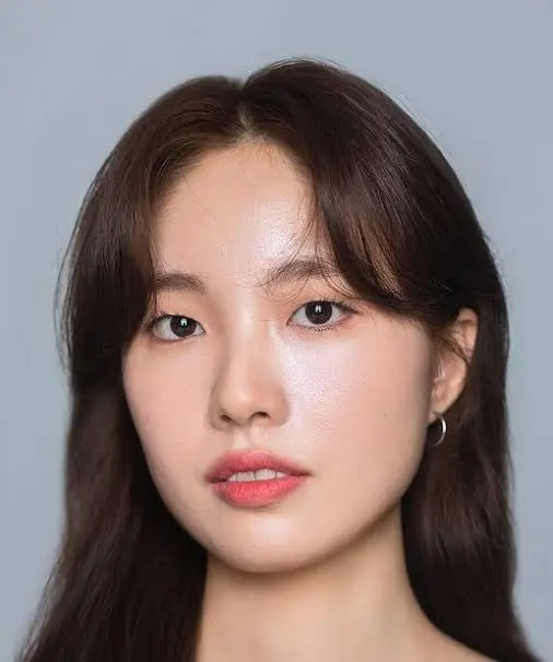 Lee Yu-ri Biography: Husband, Movies List, Dramas, Net Worth, Age, Instagram, Awards, Parents