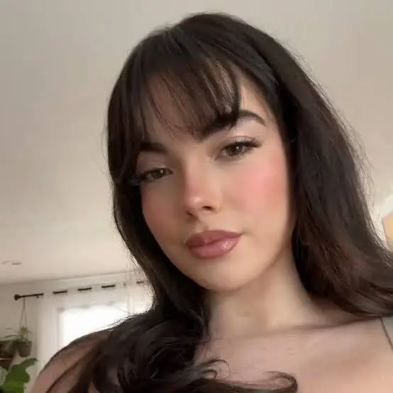 Salome Larrea Munoz Biography: Instagram, Net Worth, Age, Nationality, Wiki, Movies, Parents